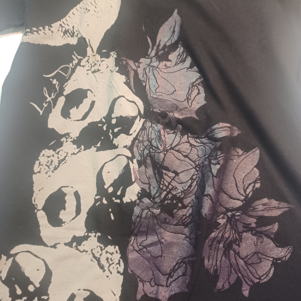 Beautiful Black Tee with Purple and White Design - Picture 4 of 7